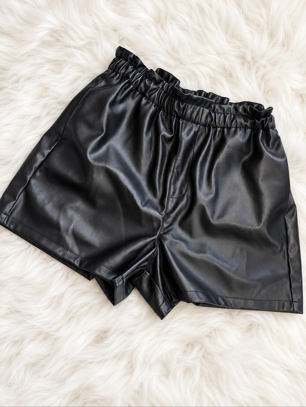 Steve Madden Black Faux Leather Paperbag Shorts Size M
